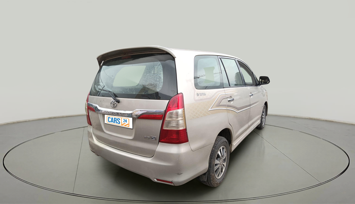 2015 Toyota Innova 2.5 ZX 7 STR, Diesel, Manual, 1,29,719 km, exterior