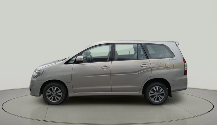 2015 Toyota Innova 2.5 ZX 7 STR, Diesel, Manual, 1,29,719 km, exterior