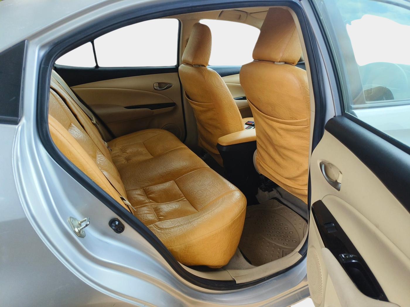 2018 Toyota YARIS V CVT, Petrol, Automatic, 71,980 km, interior