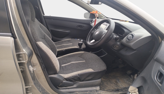 2016 Renault Kwid RXT 0.8, Petrol, Manual, 1,02,454 km, interior