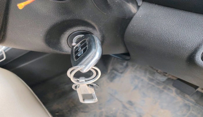 2020 Hyundai VENUE S+ 1.2, Petrol, Manual, 82,447 km, interior