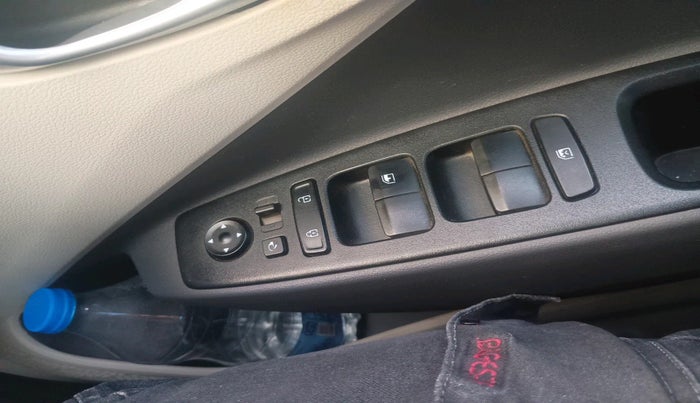 2024 Hyundai AURA SX 1.2 CNG, Petrol, Manual, 16,998 km, interior