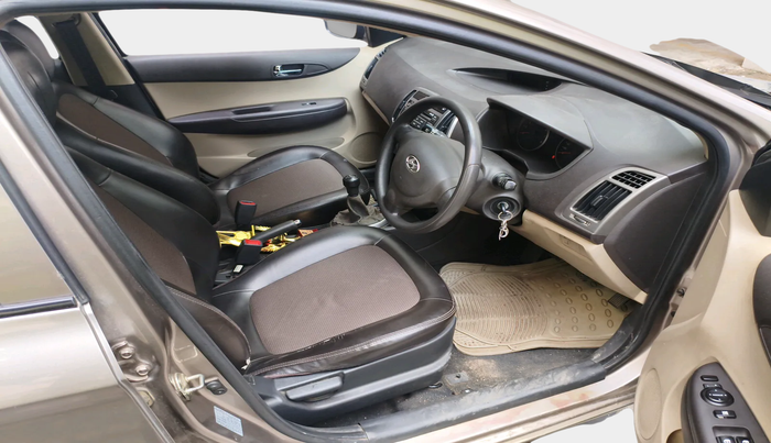 2013 Hyundai i20 MAGNA 1.2, Petrol, Manual, 72,824 km, interior