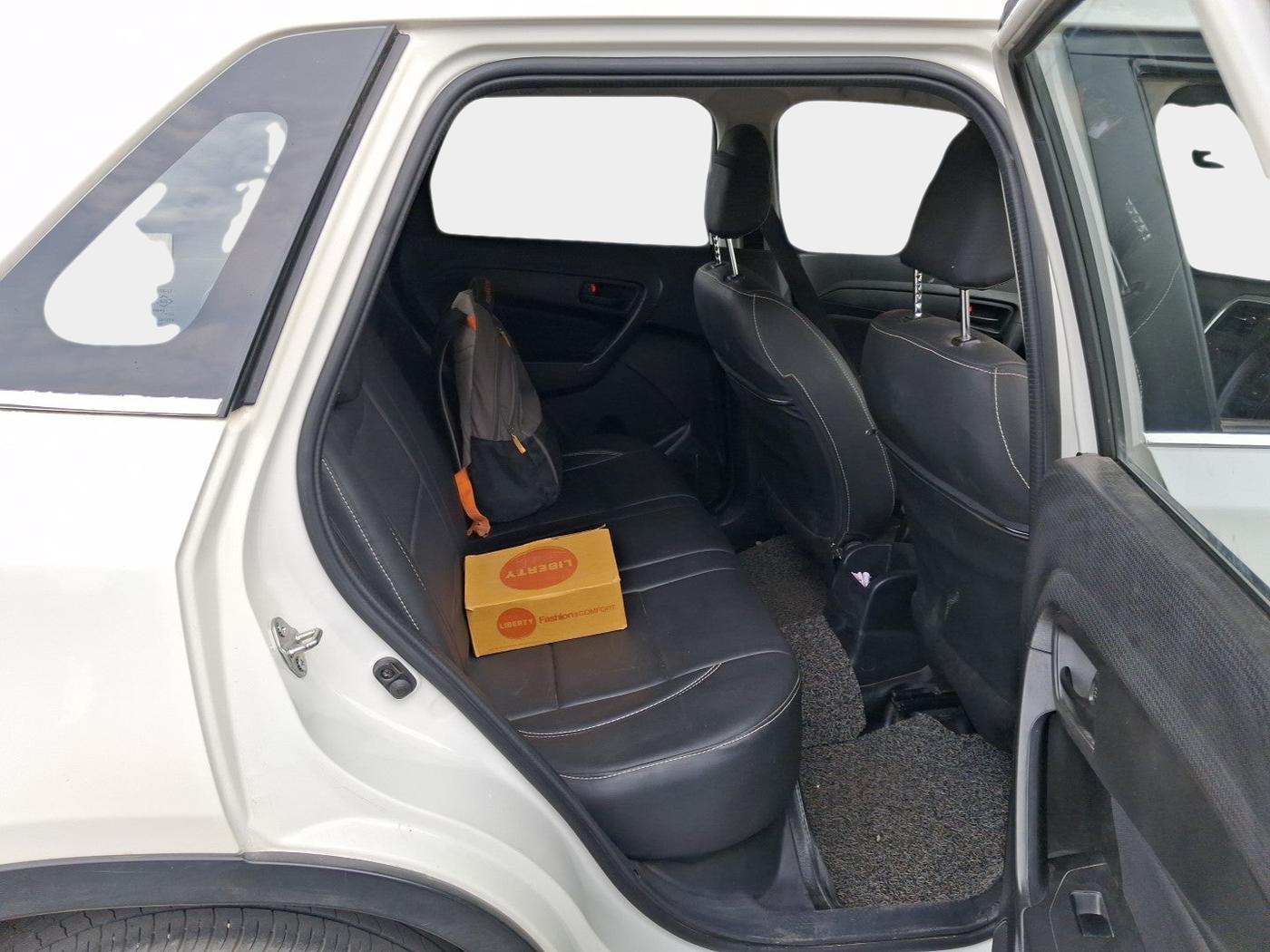2022 Maruti Vitara Brezza VXI, Petrol, Manual, 32,000 km, interior