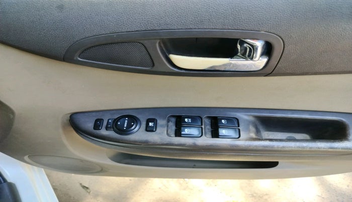 2010 Hyundai i20 SPORTZ (O) 1.2, Petrol, Manual, 86,779 km, interior