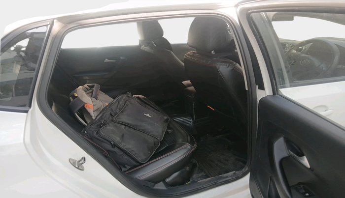 2017 Volkswagen Polo COMFORTLINE 1.5L, Diesel, Manual, 85,763 km, interior