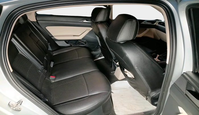 2023 Volkswagen VIRTUS HIGHLINE TSI 1.0 MT, Petrol, Manual, 35,421 km, interior