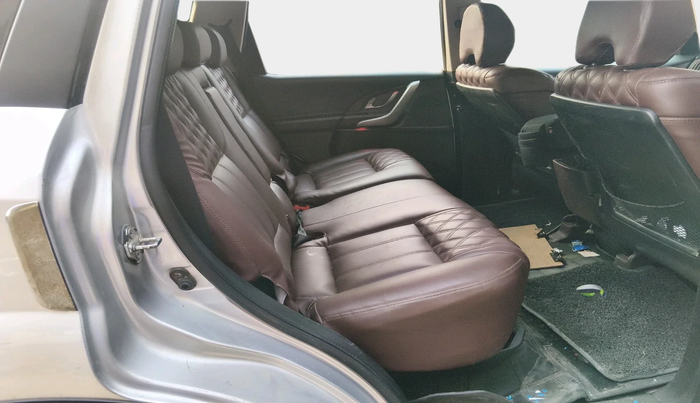 2015 Mahindra XUV500 W6, Diesel, Manual, 60,894 km, interior