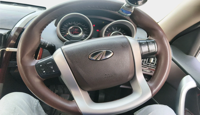 2015 Mahindra XUV500 W6, Diesel, Manual, 60,894 km, interior