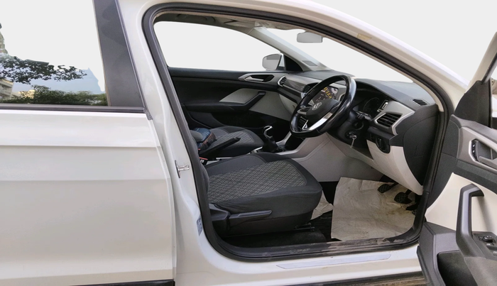 2022 Volkswagen TAIGUN HIGHLINE 1.0 TSI MT, Petrol, Manual, 66,731 km, interior