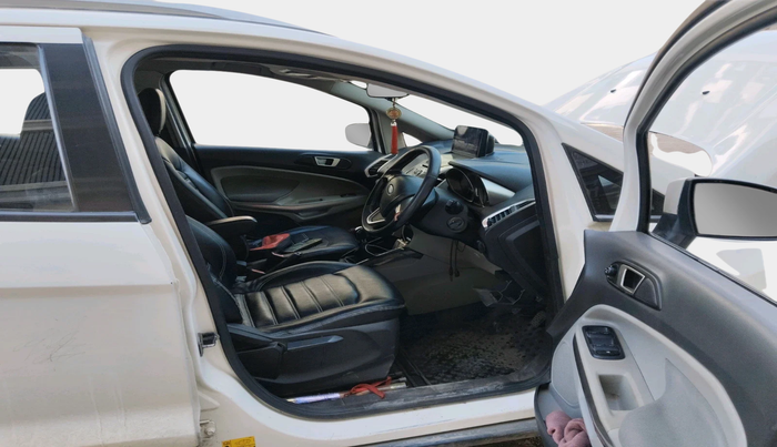 2014 Ford Ecosport TITANIUM 1.5L DIESEL, Diesel, Manual, 1,30,545 km, interior