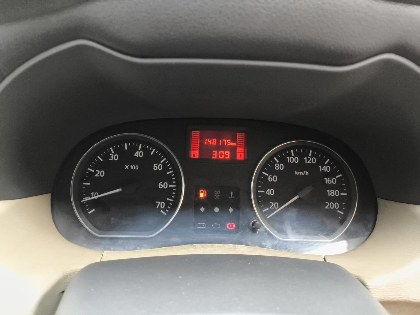 2014 Nissan Terrano XL D PLUS, Diesel, Manual, 1,48,175 km, interior