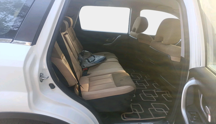 2020 Mahindra XUV500 W7, Diesel, Manual, 60,887 km, interior