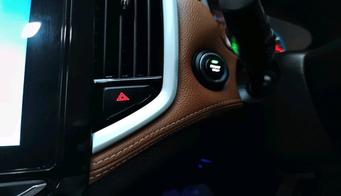 2021 MG HECTOR PLUS SHARP 2.0 DIESEL TURBO MT 6-STR, Diesel, Manual, 29,431 km, interior