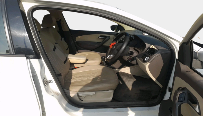 2012 Volkswagen Vento HIGHLINE DIESEL 1.6, Diesel, Manual, 1,02,493 km, interior