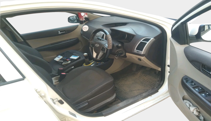 2011 Hyundai i20 SPORTZ 1.2, Petrol, Manual, 1,10,509 km, interior