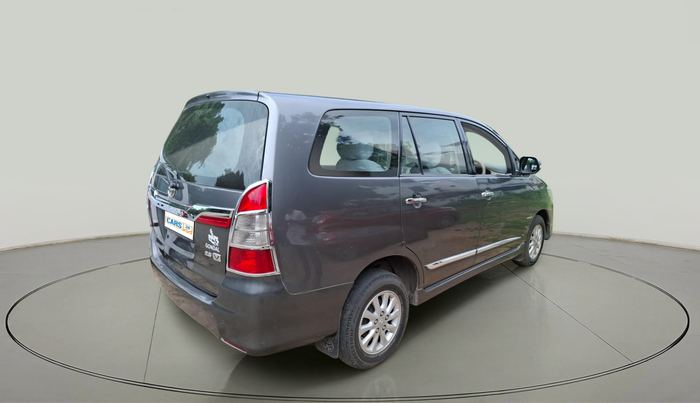2014 Toyota Innova 2.5 VX 7 STR, Diesel, Manual, 1,31,373 km, exterior