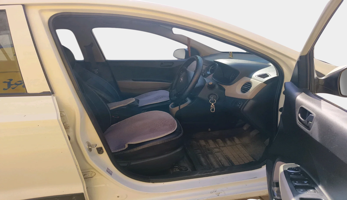 2018 Hyundai Grand i10 MAGNA U2 1.2 CRDI, Diesel, Manual, 1,40,098 km, interior