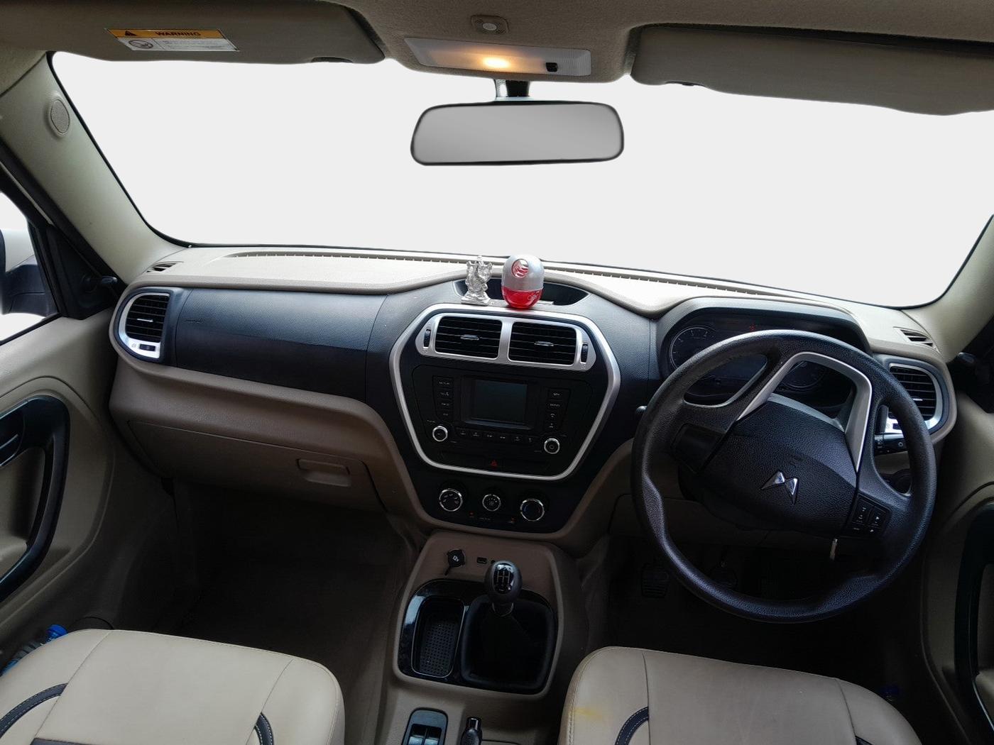 2023 Mahindra BOLERO NEO N 8, Diesel, Manual, 76,046 km, interior