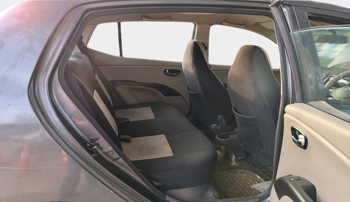 2013 Hyundai i10 MAGNA 1.1, Petrol, Manual, 99,460 km, interior