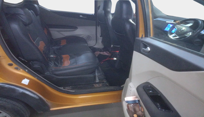 2020 Renault TRIBER RXZ AMT, Petrol, Automatic, 85,519 km, interior