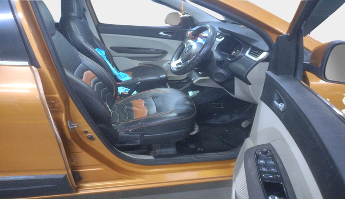 2020 Renault TRIBER RXZ AMT, Petrol, Automatic, 85,519 km, interior