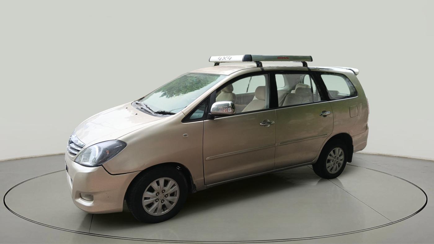 2010 Toyota Innova V 2.5 8 STR, Diesel, Manual, 2,05,268 km, exterior