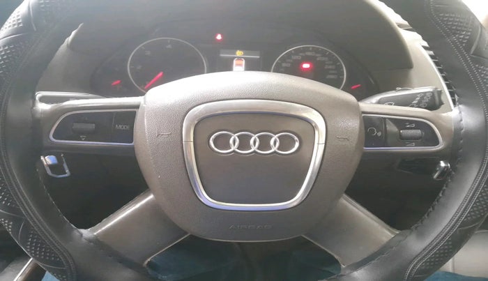 2011 Audi Q5 2.0 TDI QUATTRO, Diesel, Automatic, 1,28,326 km, interior