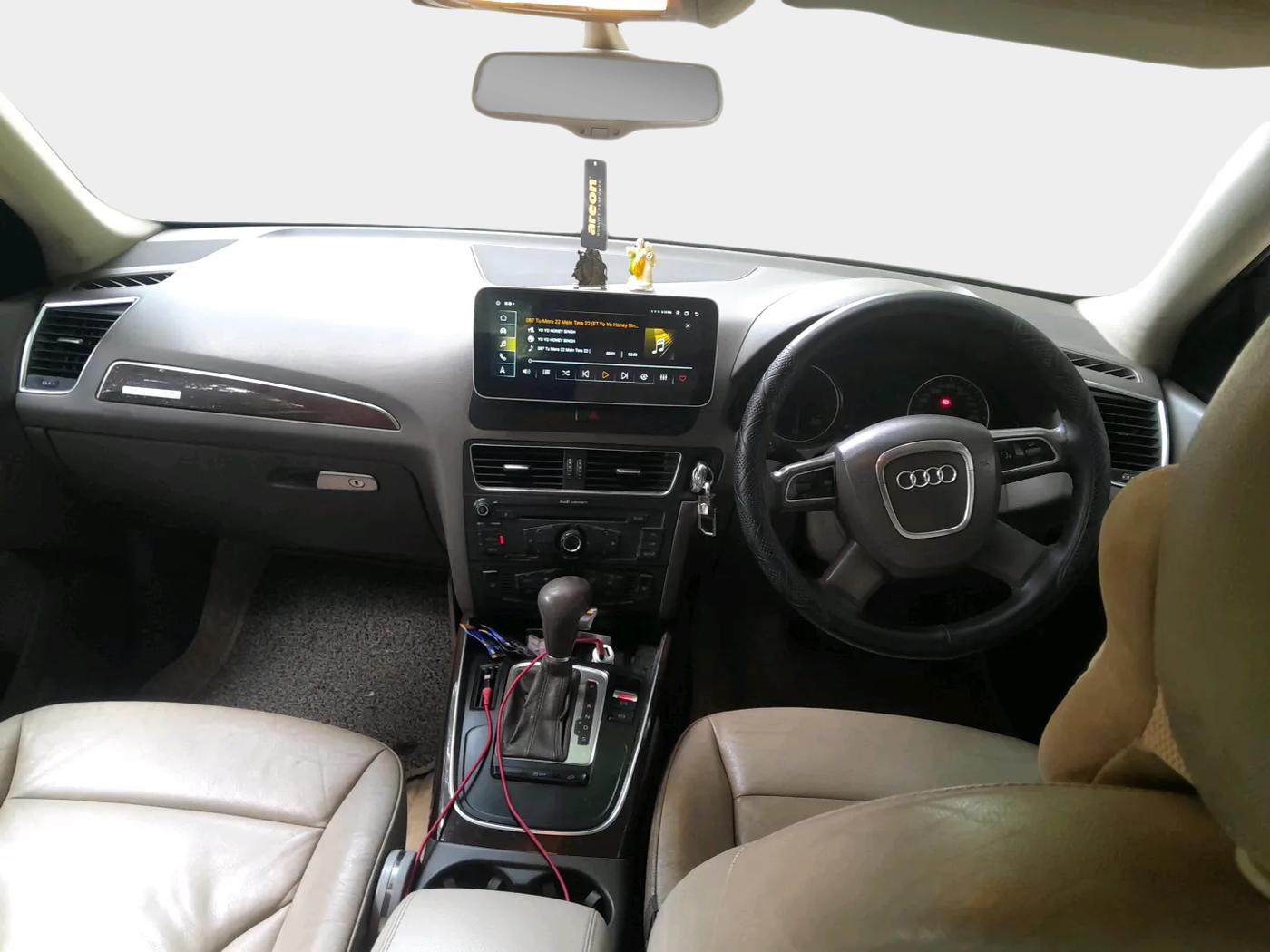2011 Audi Q5 2.0 TDI QUATTRO, Diesel, Automatic, 1,28,326 km, interior