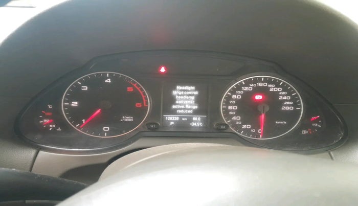 2011 Audi Q5 2.0 TDI QUATTRO, Diesel, Automatic, 1,28,326 km, interior