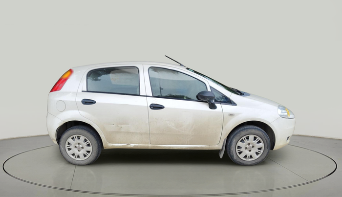 2013 Fiat Grand Punto ACTIVE 1.3, Diesel, Manual, 1,40,908 km, exterior
