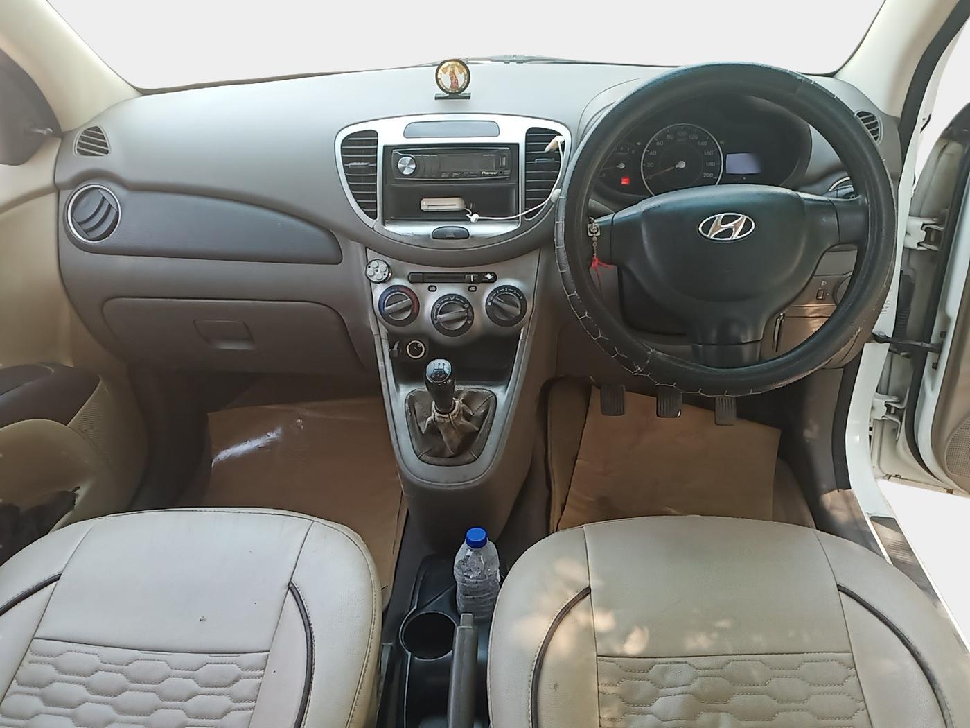 2011 Hyundai i10 ERA 1.1, Petrol, Manual, 1,07,800 km, interior