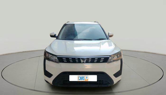 2020 Mahindra XUV300 W6 1.5 Diesel, Diesel, Manual, 37,065 km, exterior