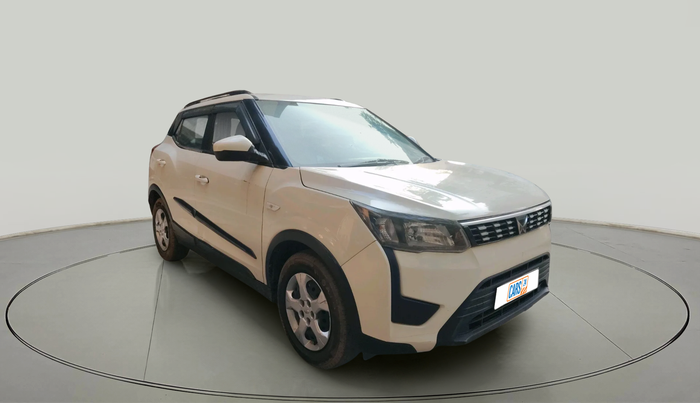 2020 Mahindra XUV300 W6 1.5 Diesel, Diesel, Manual, 37,065 km, exterior