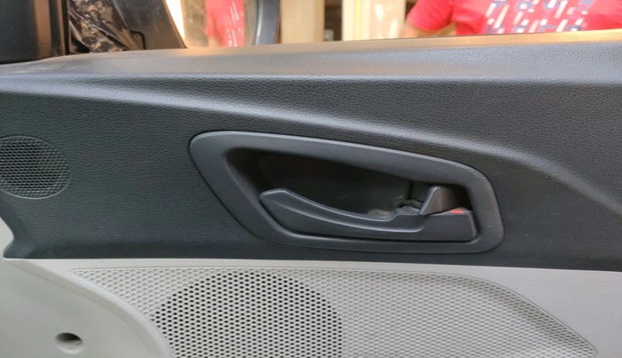 2020 Mahindra XUV300 W6 1.5 Diesel, Diesel, Manual, 37,065 km, interior