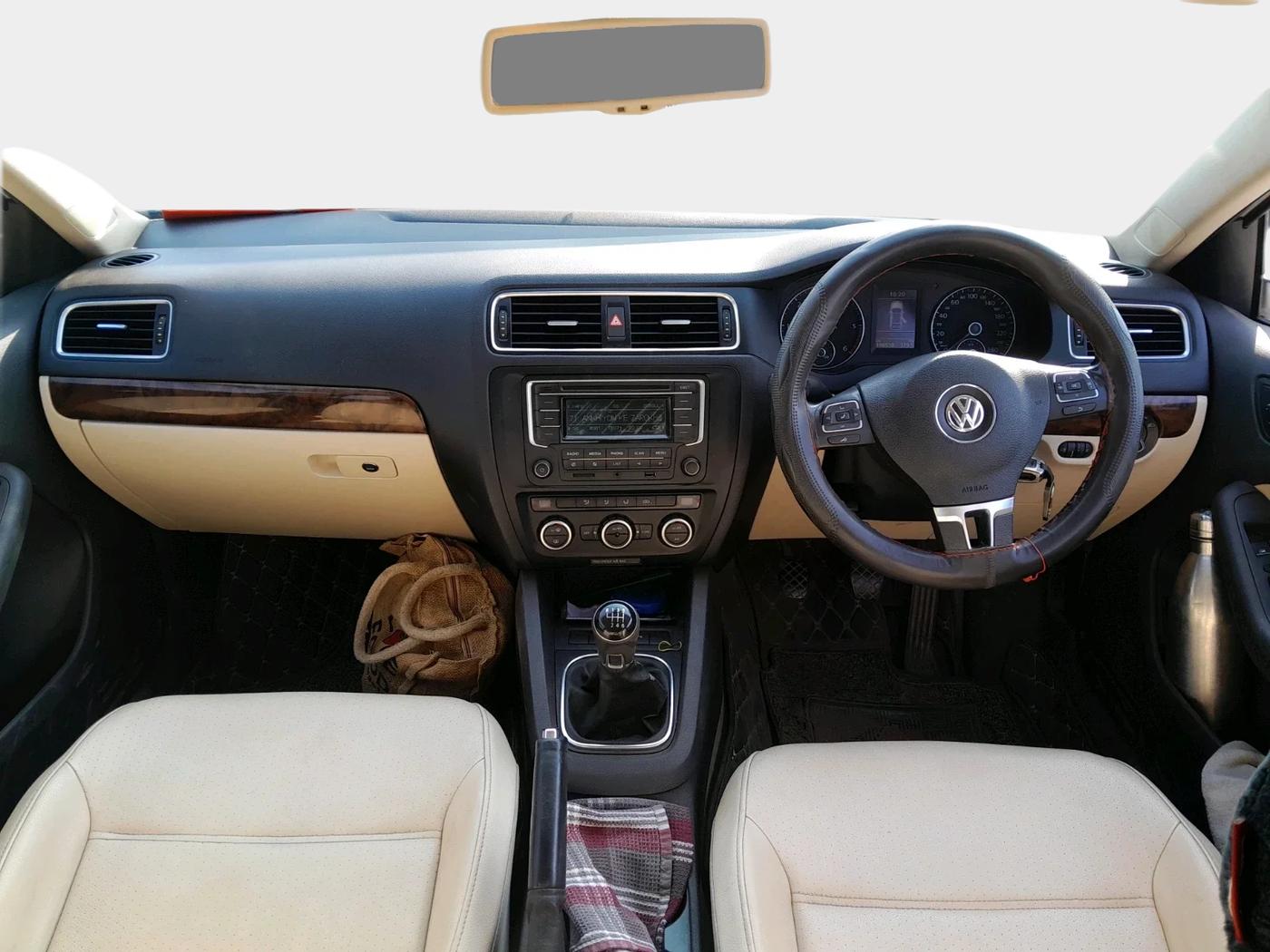 2014 Volkswagen Jetta COMFORTLINE TDI, Diesel, Manual, 1,00,538 km, interior