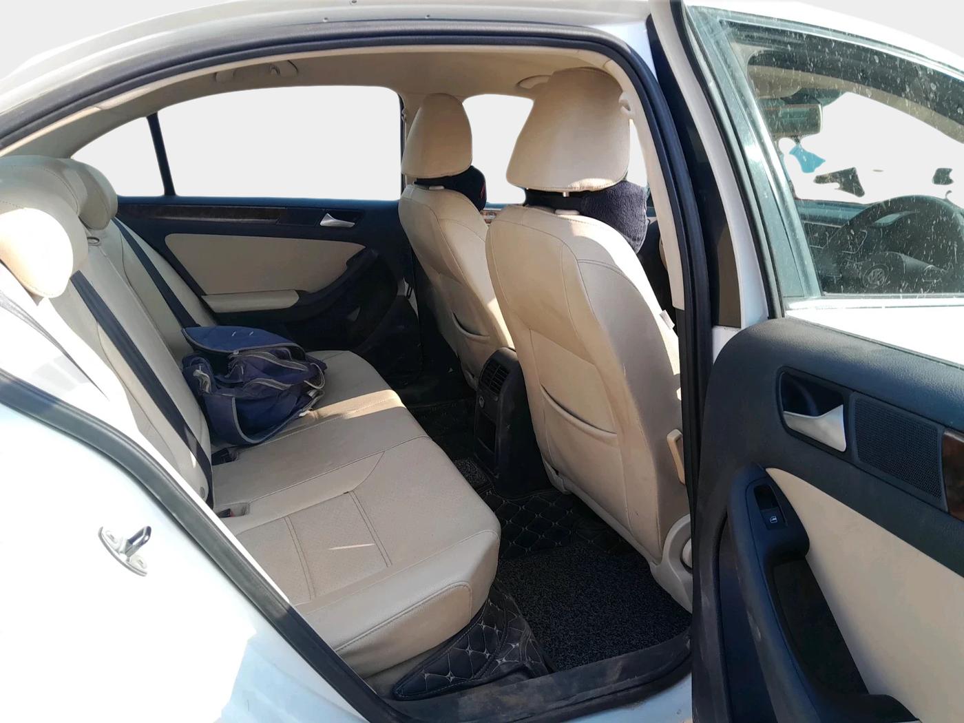 2014 Volkswagen Jetta COMFORTLINE TDI, Diesel, Manual, 1,00,538 km, interior