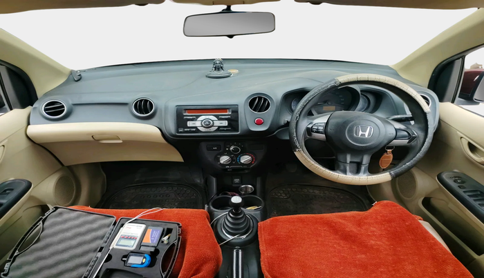 2014 Honda Amaze 1.5L I-DTEC S, Diesel, Manual, 1,83,946 km, interior