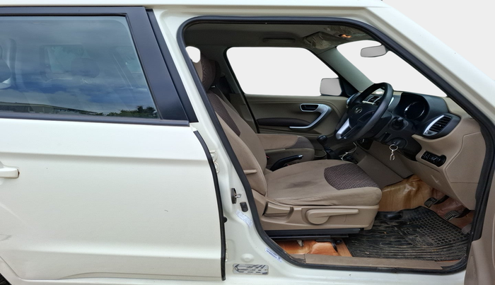 2016 Mahindra TUV300 T8, Diesel, Manual, 1,19,299 km, interior