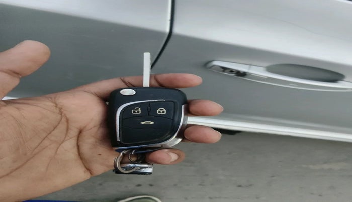 2011 Chevrolet Cruze LTZ AT, Diesel, Automatic, 1,12,441 km, interior