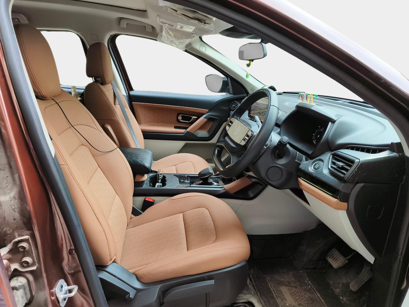 2024 Tata Safari ADVENTURE PLUS AT, Diesel, Automatic, 4,777 km, interior