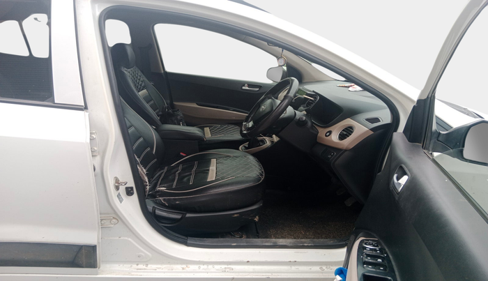 2014 Hyundai Grand i10 SPORTZ 1.1 CRDI, Diesel, Manual, 2,24,021 km, interior