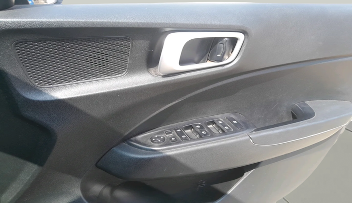 2021 Hyundai VENUE SX 1.5 (O) EXECUTIVE CRDI, Diesel, Manual, 78,566 km, interior