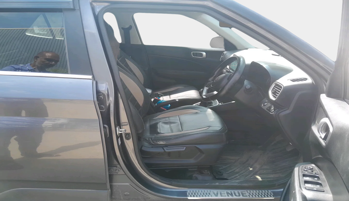 2021 Hyundai VENUE SX 1.5 (O) EXECUTIVE CRDI, Diesel, Manual, 78,566 km, interior