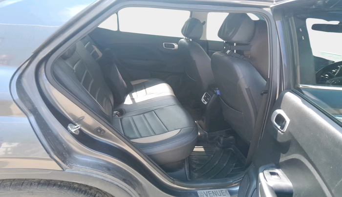 2021 Hyundai VENUE SX 1.5 (O) EXECUTIVE CRDI, Diesel, Manual, 78,566 km, interior