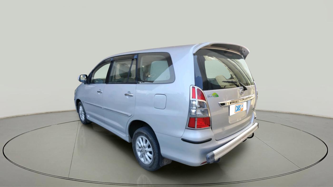 2013 Toyota Innova 2.5 VX 7 STR, Diesel, Manual, 57,126 km, exterior