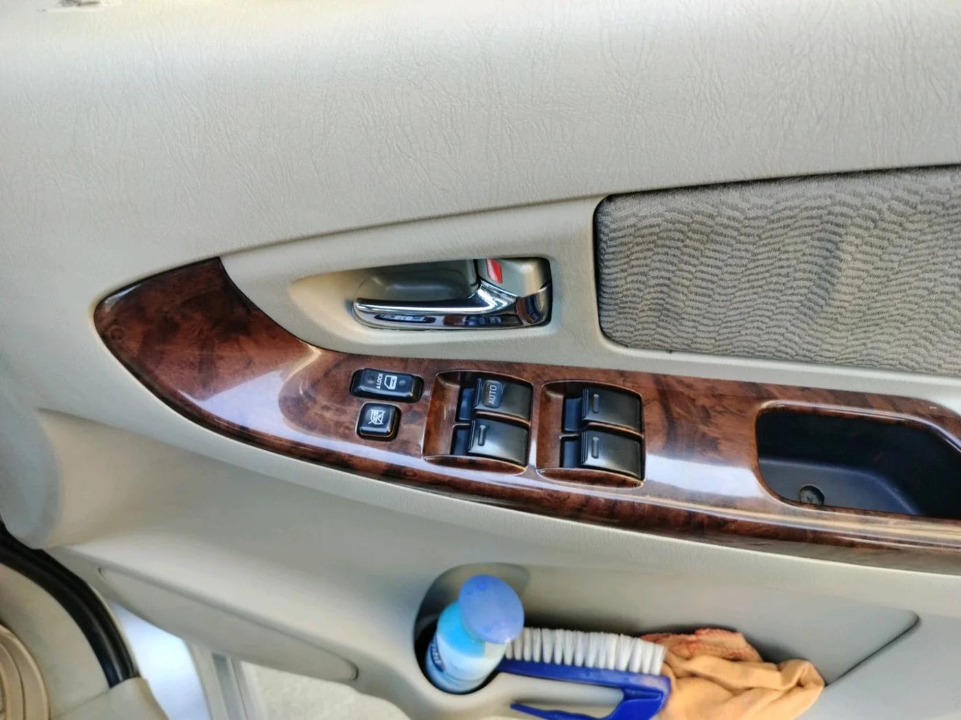 2013 Toyota Innova 2.5 VX 7 STR, Diesel, Manual, 57,126 km, interior