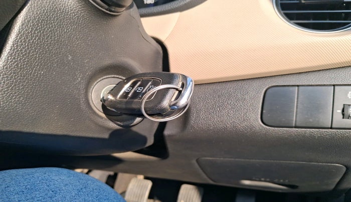 2017 Hyundai Xcent S 1.2, Petrol, Manual, 46,973 km, interior