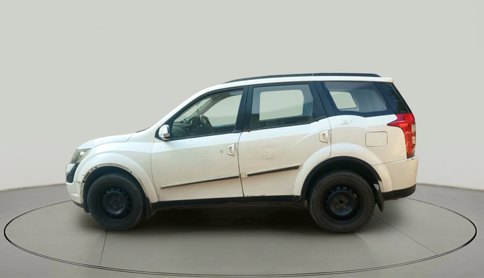 2017 Mahindra XUV500 W6, Diesel, Manual, 1,20,092 km, exterior