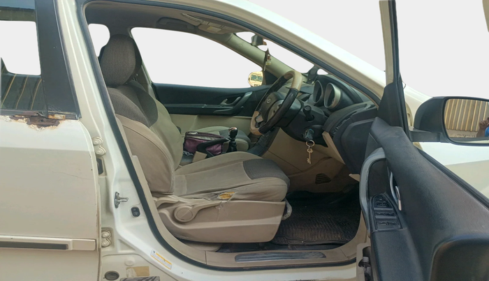 2017 Mahindra XUV500 W6, Diesel, Manual, 1,20,092 km, interior